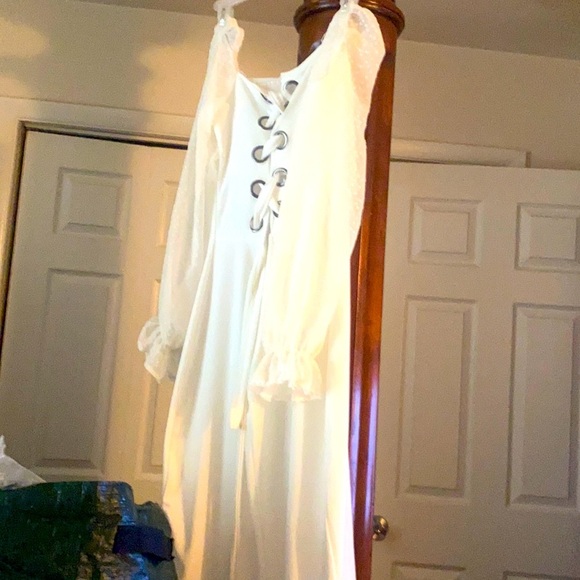 White dress tie back in back - Picture 1 of 4